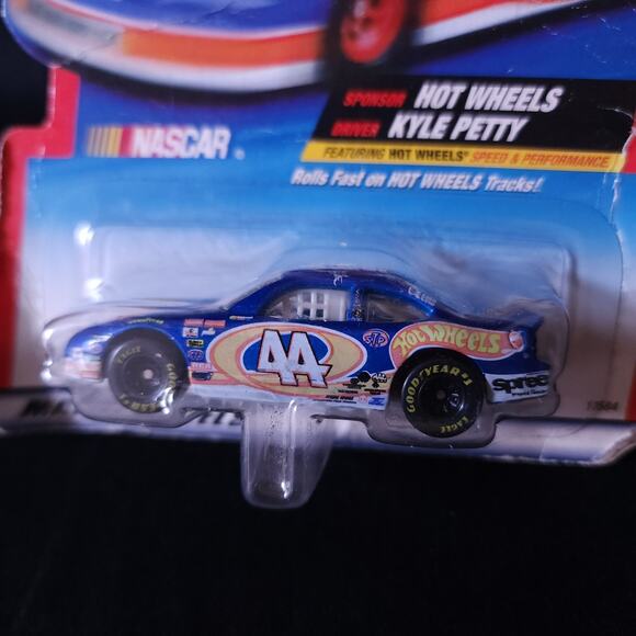 Team Hot Wheels Pro Racing 1997 #44 Kyle Petty 1:64 Die Cast Mattel Pontiac - Picture 2 of 6